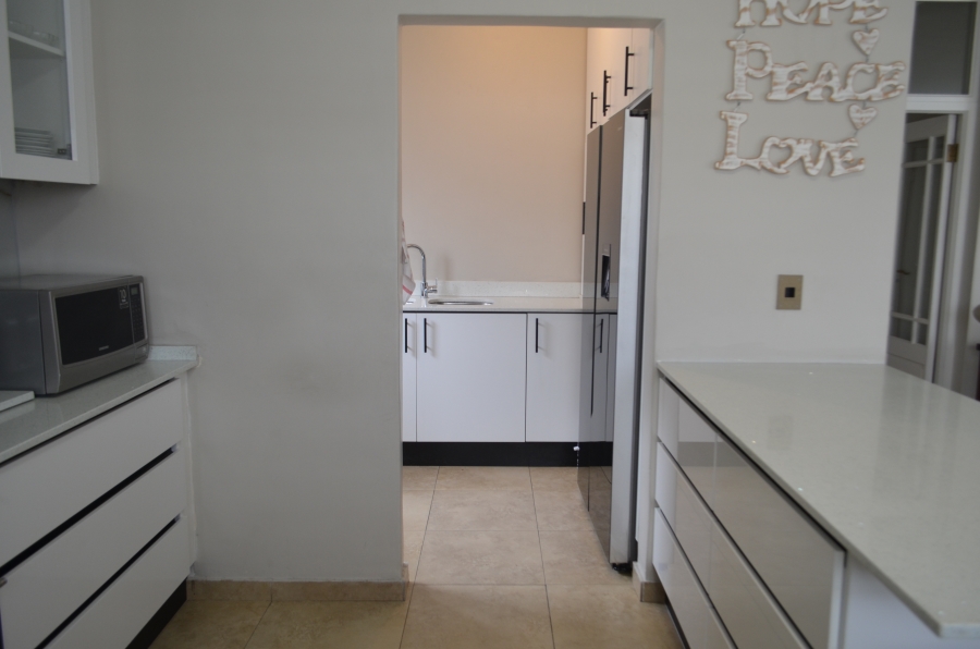 To Let 3 Bedroom Property for Rent in Rouxville Western Cape